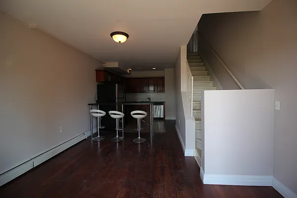 Rented by Hagstrom Management Inc | media 81