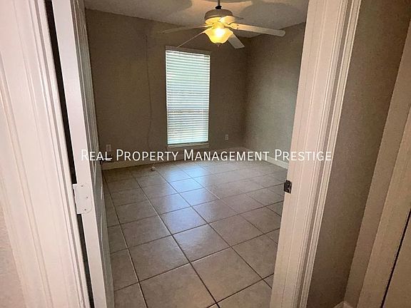4th image of 16914 Man O War Ln