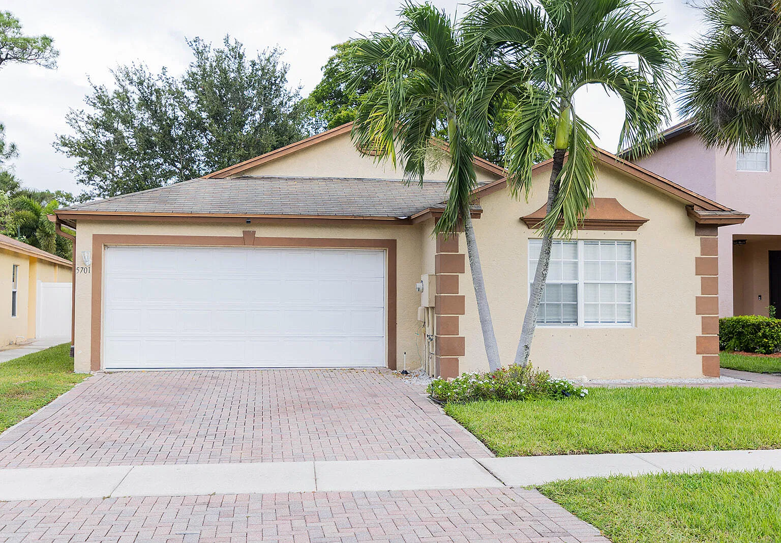 4 bed, 2.0 bath, 1584 sqft, $3,100 — Photo 2