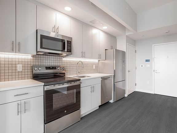 3rd image of 18303 Hillside Ave #3C