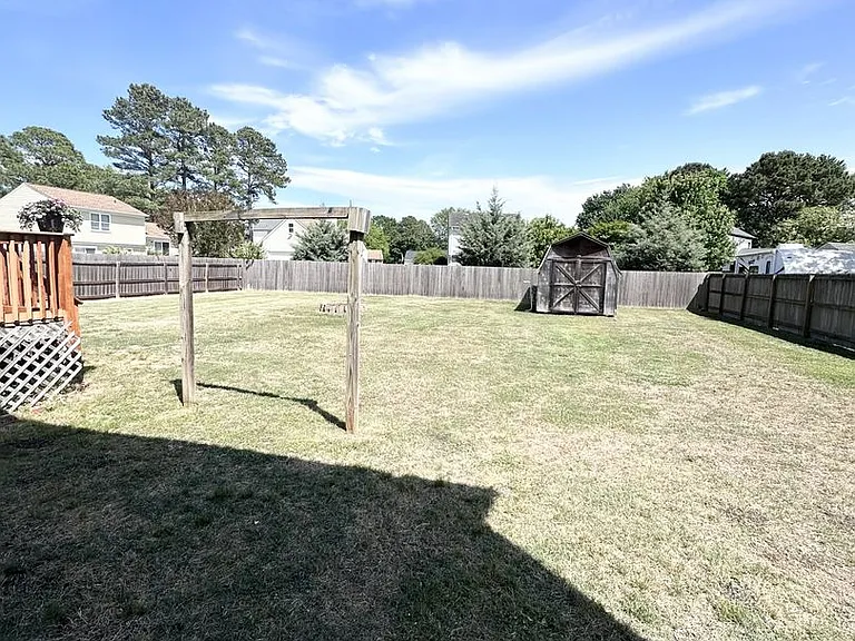 509 Bowling Green Ct — Photo 26