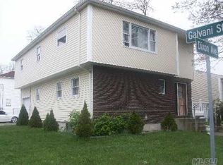 101 Dixon Ave, Copiague, NY 11726