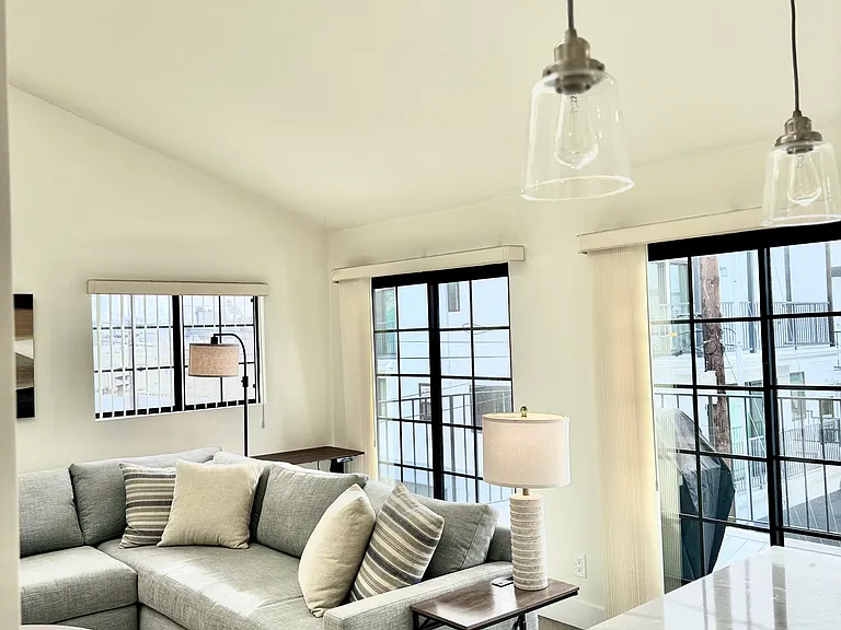 703 Agate St #4 — Photo 30