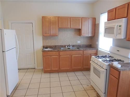 1st image of 3228 W Wabansia Ave APT B