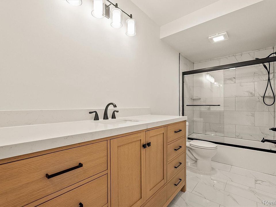885 N Old Woodward Ave Apt 9, photo 16