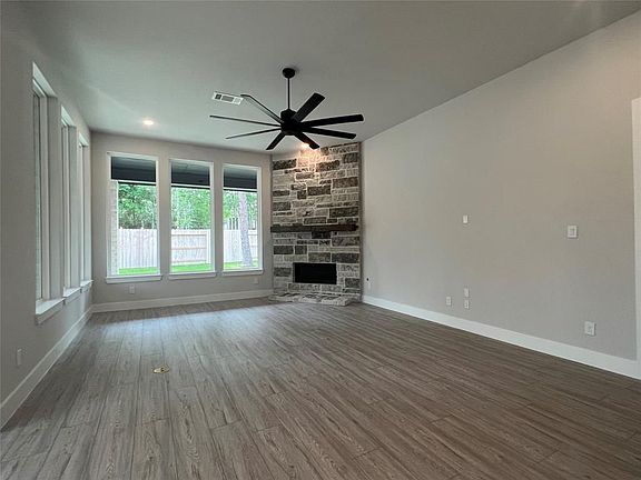 4th image of 145 Everest Dr