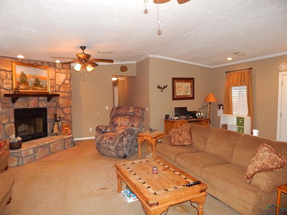 3rd image of 403 Holloway Ln