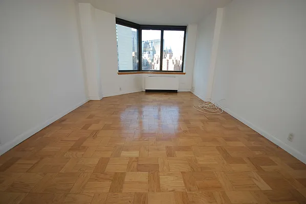 Rented by Luxury Habitat | media 38