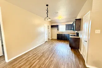 3 bed, 2.0 bath, 1245 sqft, $1,800 — Photo 2