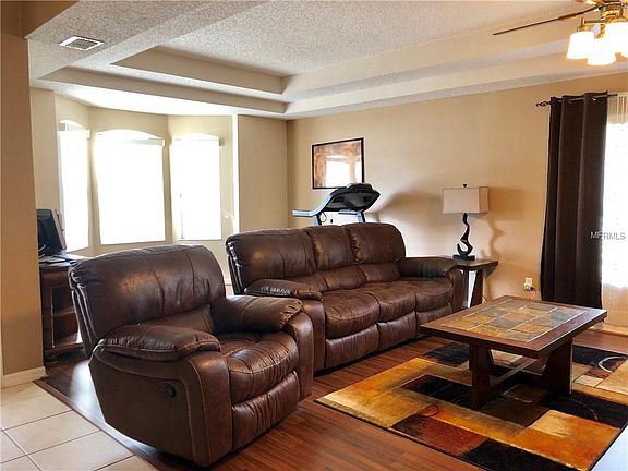 3rd image of 1427 Ashbourne Way