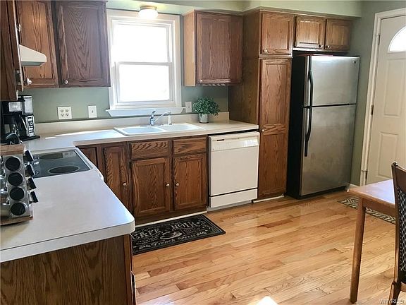 5th image of 124 Woodcrest Dr