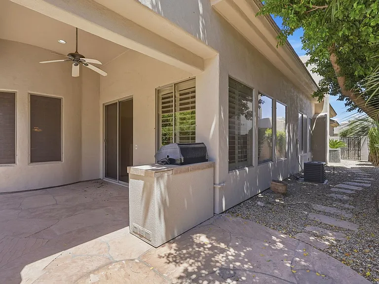 7369 E Del Acero Dr — Photo 3