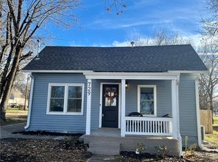 729 Lincoln Ave, Osawatomie, KS 66064