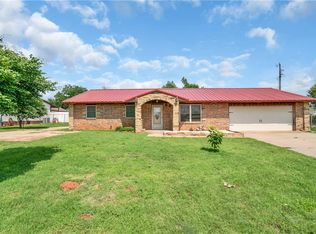 602 N Locust Ave, Elk City, OK 73644