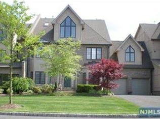 219 Bearwoods Rd #219, Park Ridge, NJ 07656