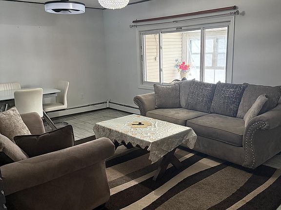 5th image of 29 Blossom Ln Floor 1