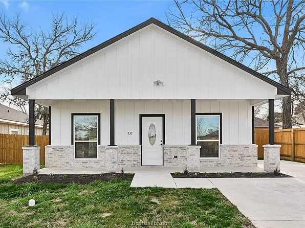 237 Peach St, Bryan, TX 77803