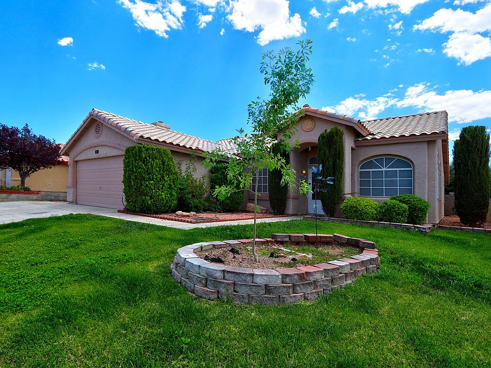 1st image of 935 Blue Arroyo Dr