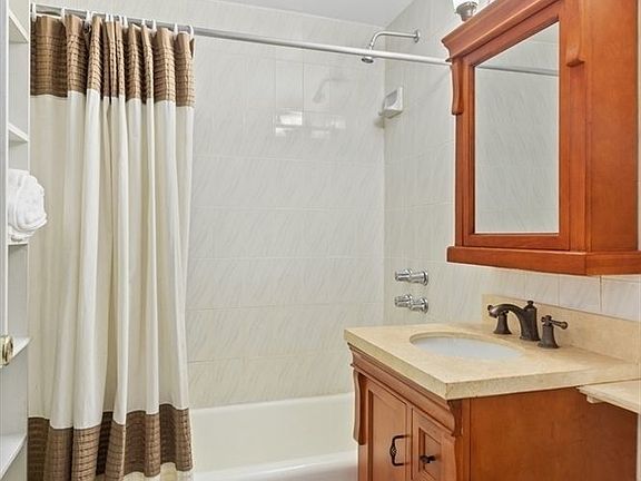 3rd image of 23 W 73rd St APT 307A
