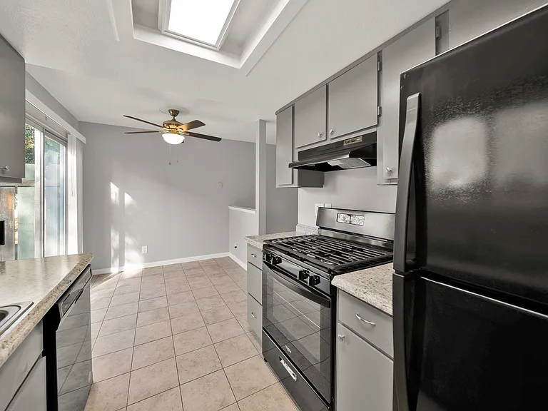 Heather Ridge Apartments — Photo 8