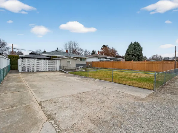 500 McDonald Rd, Kelowna, BC V1X 3H2