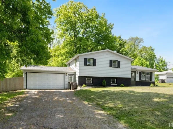 2115 Graham Dr, Fort Wayne, IN 46818