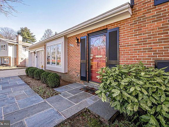 3rd image of 8505 Paul Revere Ct