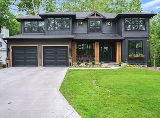 6911 2nd St, Douglas, MI 49406