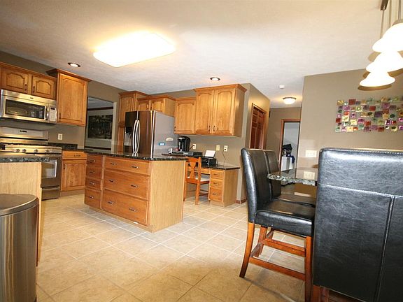 3rd image of 53297 Sylvan Ct