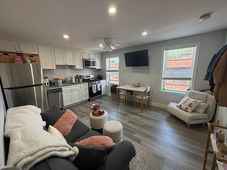 148 Prince St #7 — Photo 2