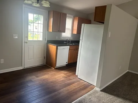 1123 Bryn Mawr Avenue - 1 — Photo 4