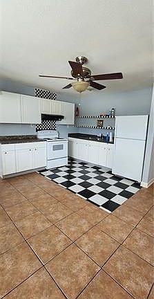 5th image of 4617 Cartier Ave