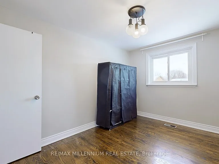80 Rainier Sq #UPPER — Photo 34