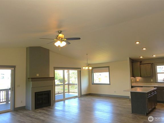 2nd image of 415 Olympic View Drive NE