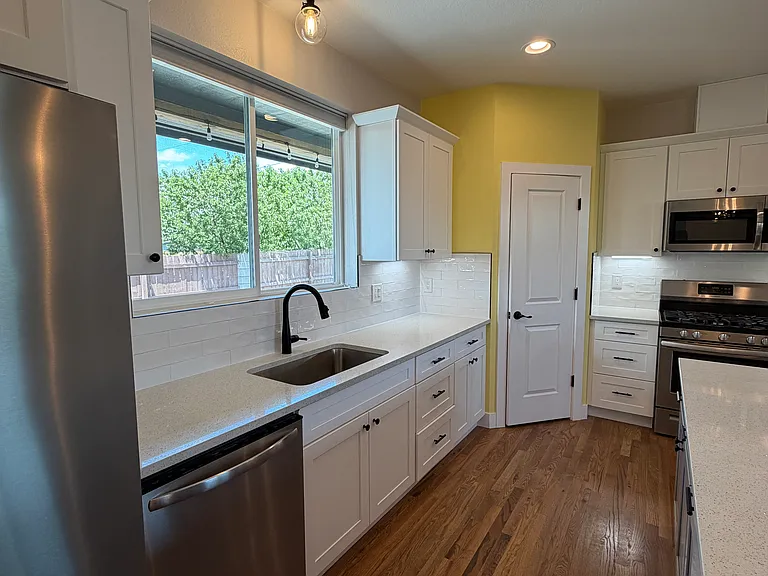 2527 W Wesley Ave — Photo 18