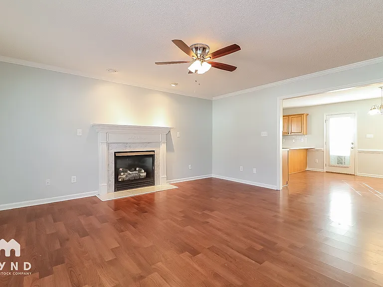 928 Shannondale Dr — Photo 9