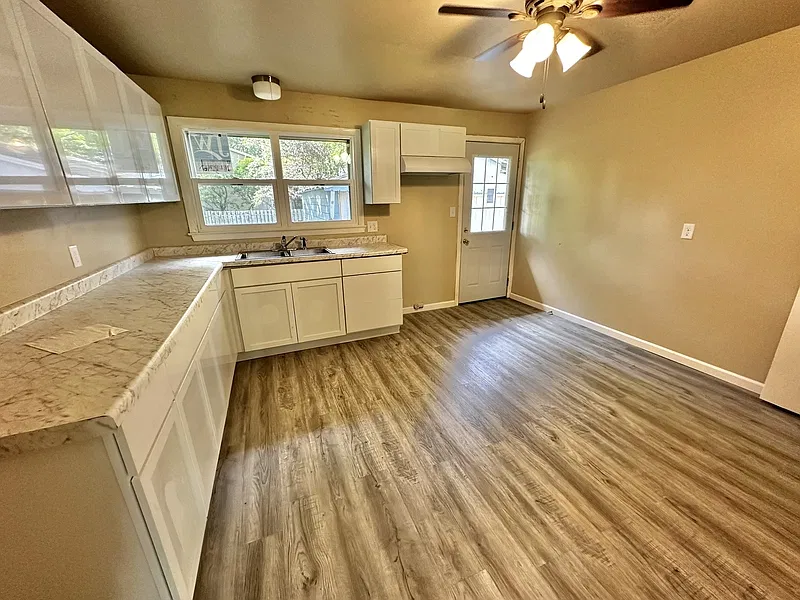 3 bed, 1.0 bath, $1,599 — Photo 3