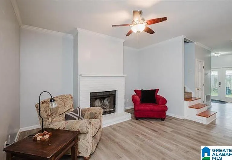 218 Carl Nichols Dr — Photo 3