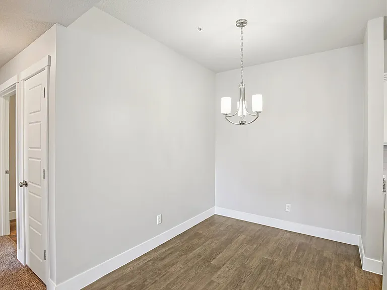 Steeplechase Apartments — Photo 27