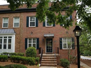 902 Scales Rd, Suwanee, GA 30024