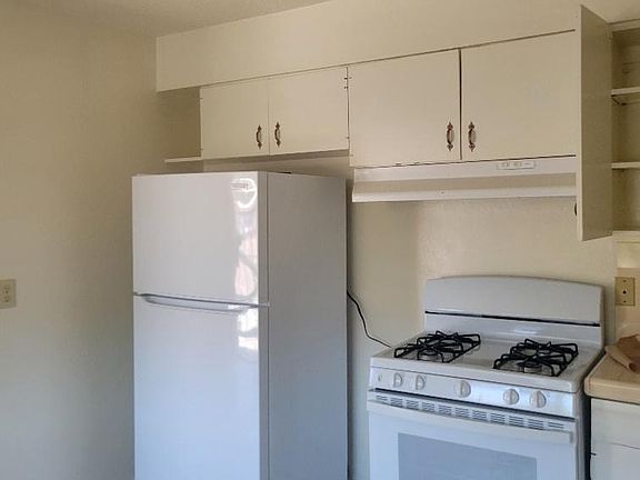 5th image of 4320 Parks Ave APT J