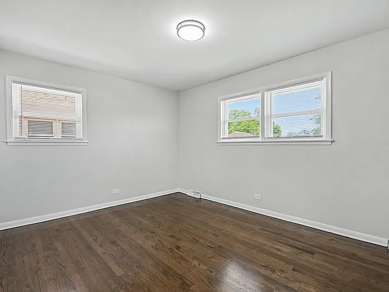 811 E End Ave — Photo 11