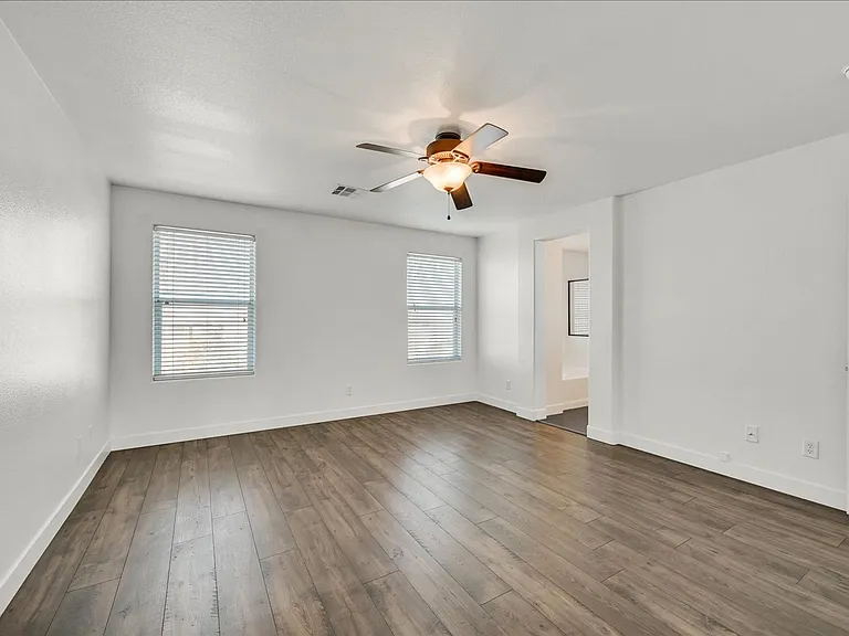 7912 Ivy Run St — Photo 14