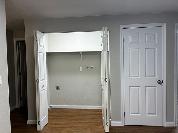 5th image of 206 McConkey Ave