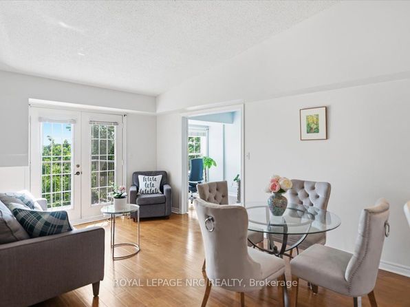 1450 Bishops Gate #409, Oakville, ON L6M 4N1
