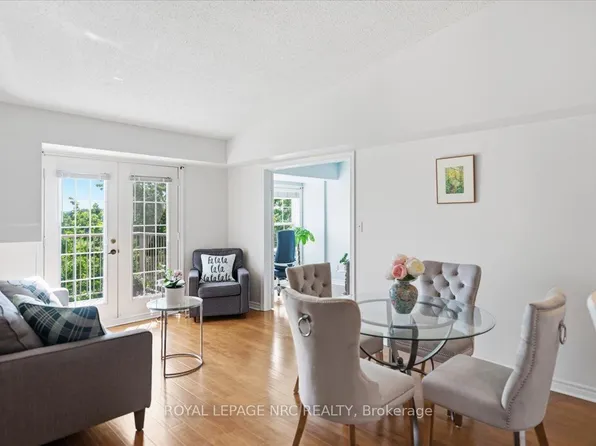 1450 Bishops Gate #409, Oakville, ON L6M 4N1