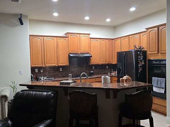 5th image of 572 Hildebrand Cir
