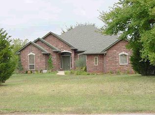 1105 W Mid Iron Ln, Edmond, OK 73025
