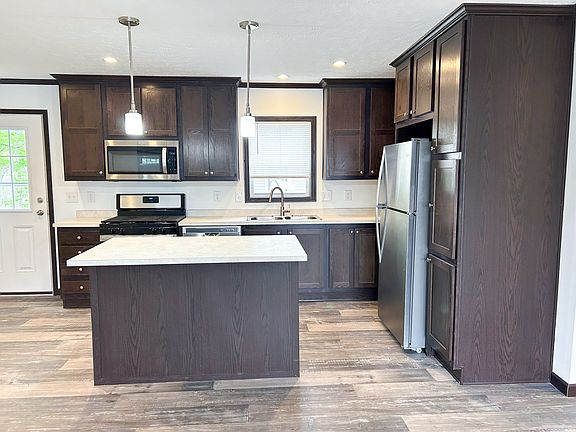 Brown Finishes Kitchen 2