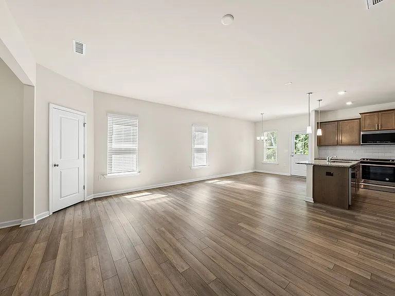 82 Whitesell Way — Photo 7